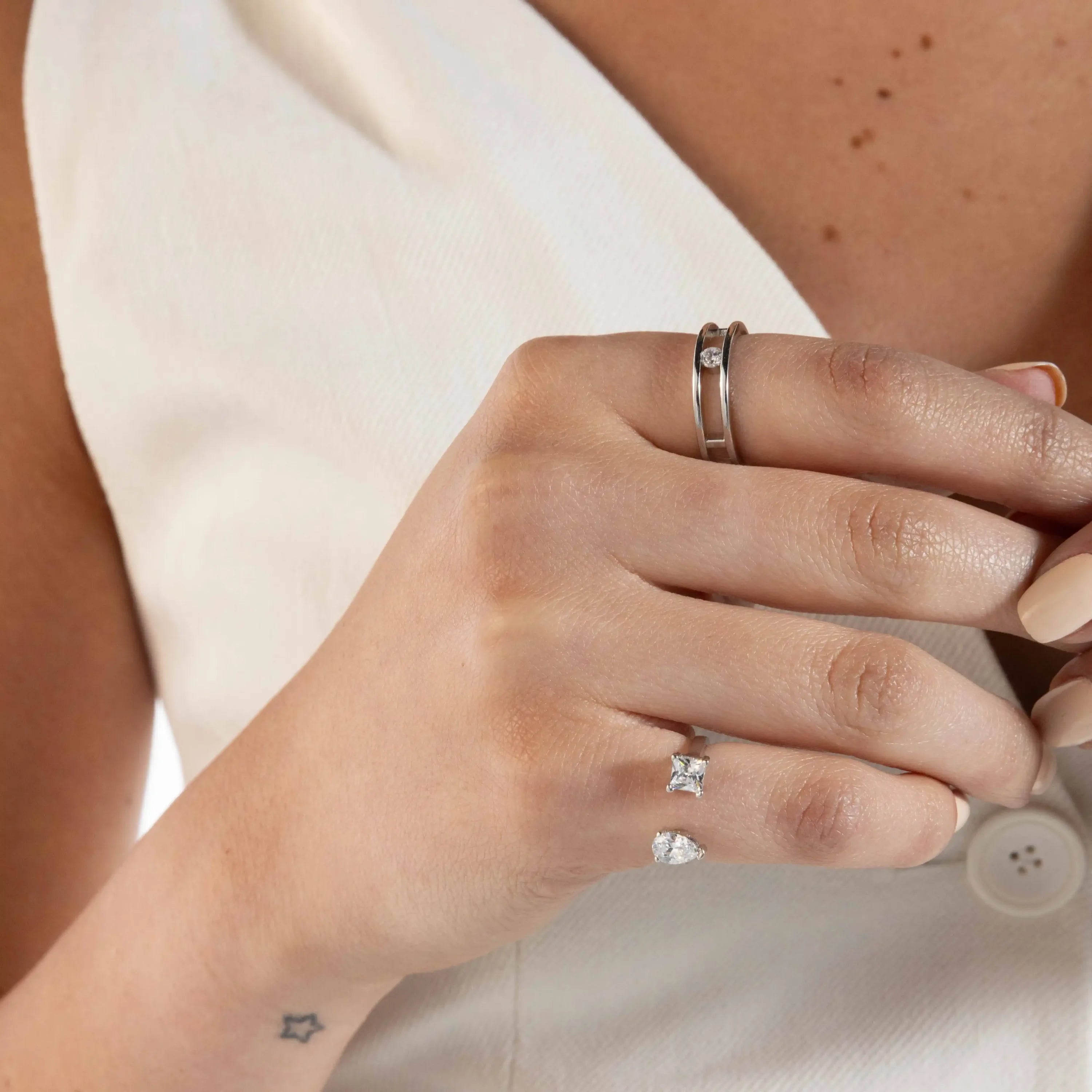 Double Circle With One Dot Ring - Silver White