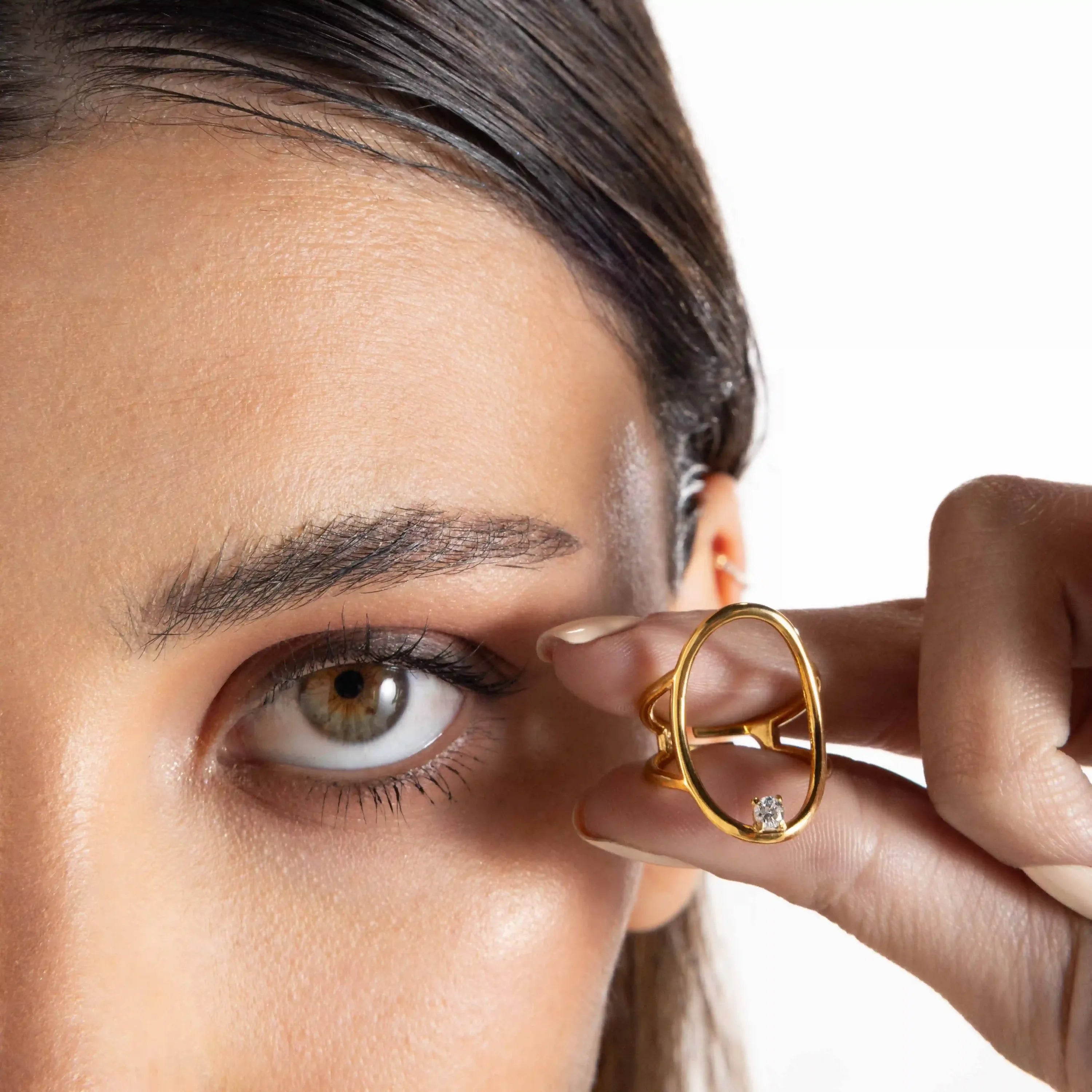 Oval Shape Ring With Dot - Gold White