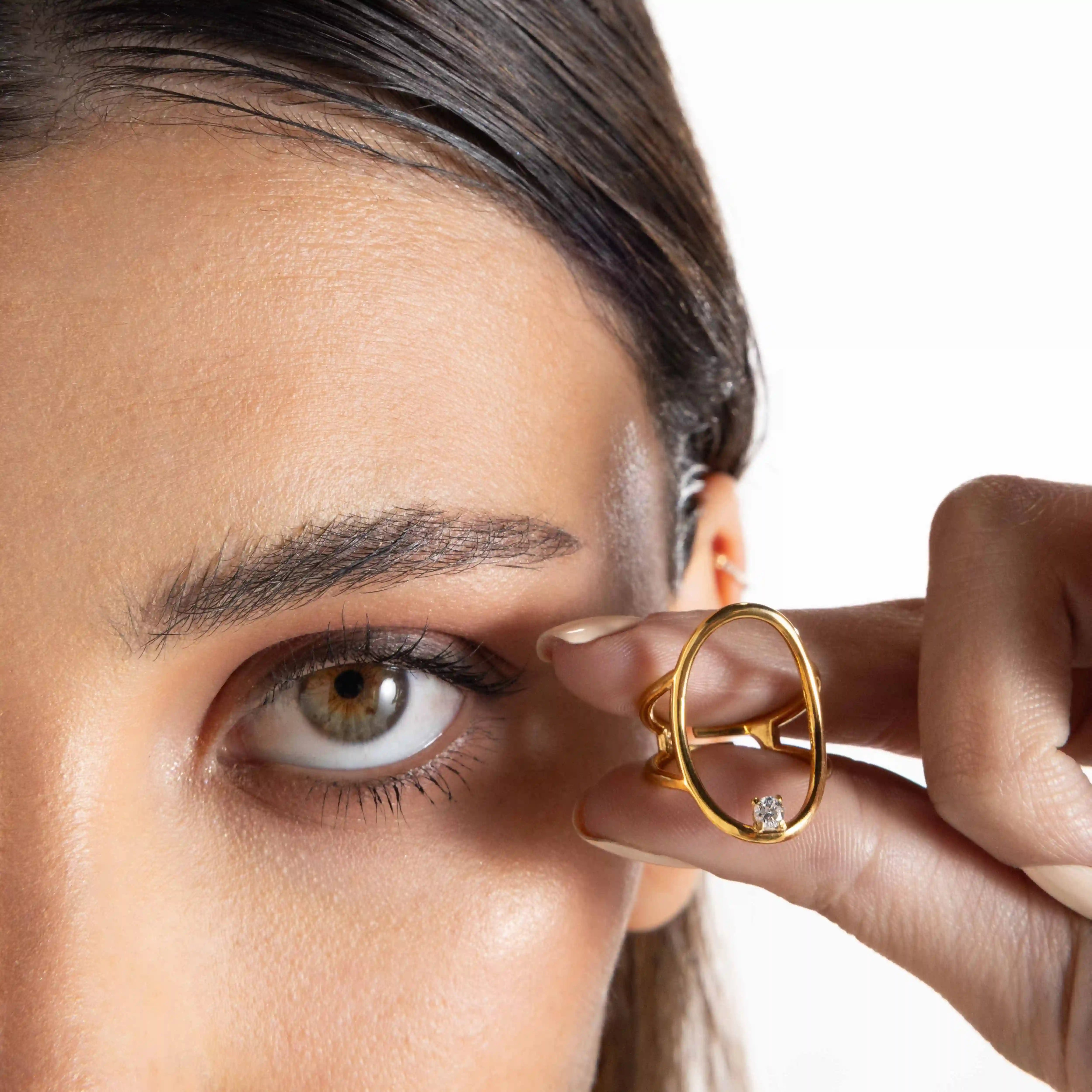 Oval Shape Ring With Dot - Gold White